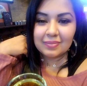 Meet your Posher, Vanessa